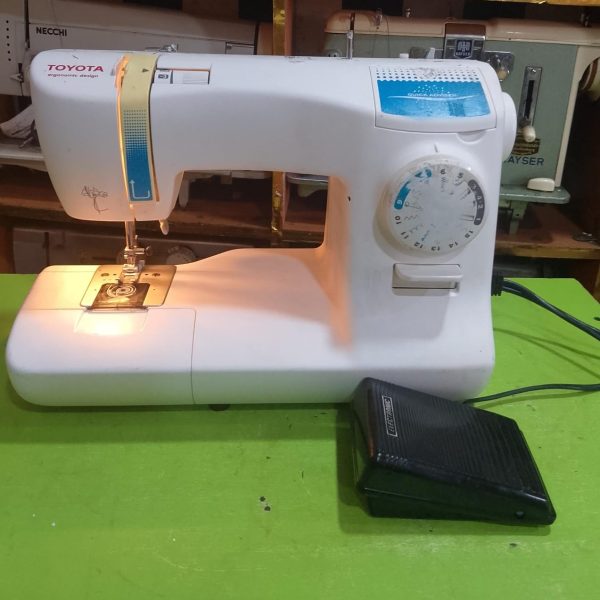 Toyota Ergonomic Design Electric Sewing Machine