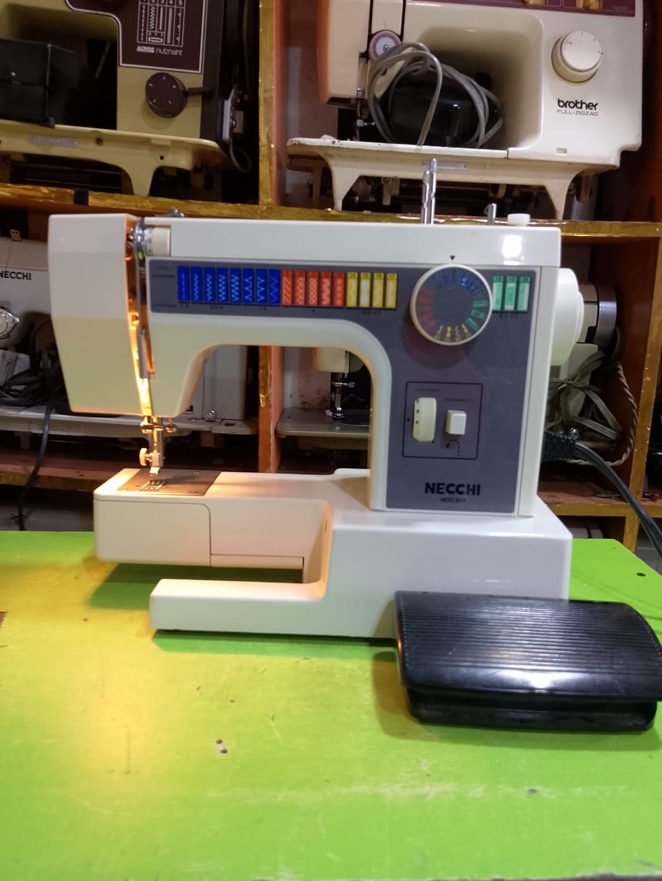 NECCHI SEWING MACHINE