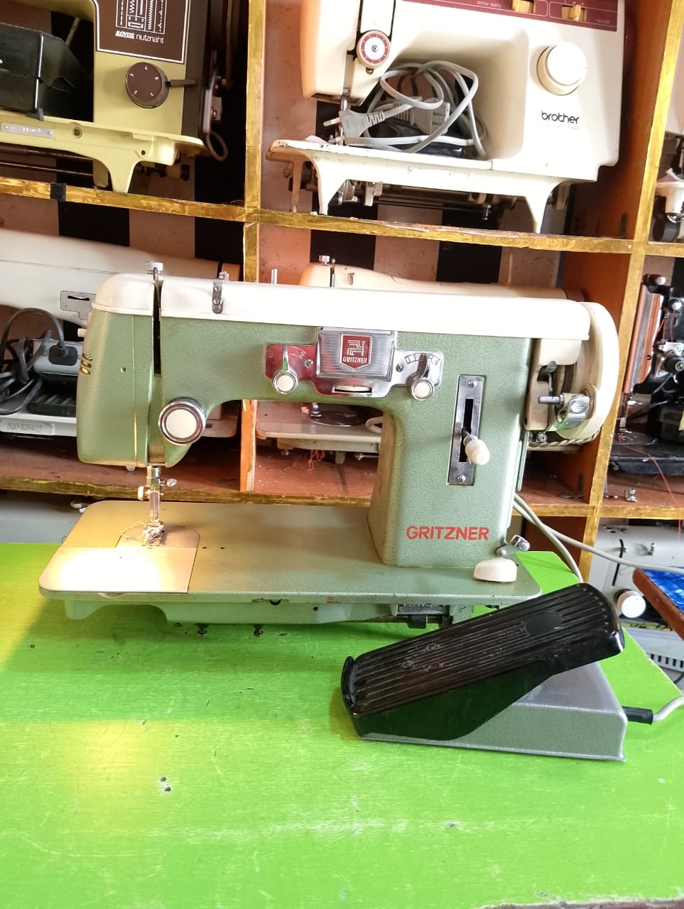 GRITZNER HEAVY DUTY SEWING MACHINE